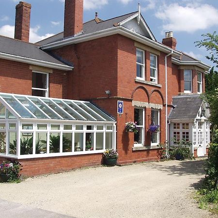 The Coach House Villa Ледбъри Екстериор снимка