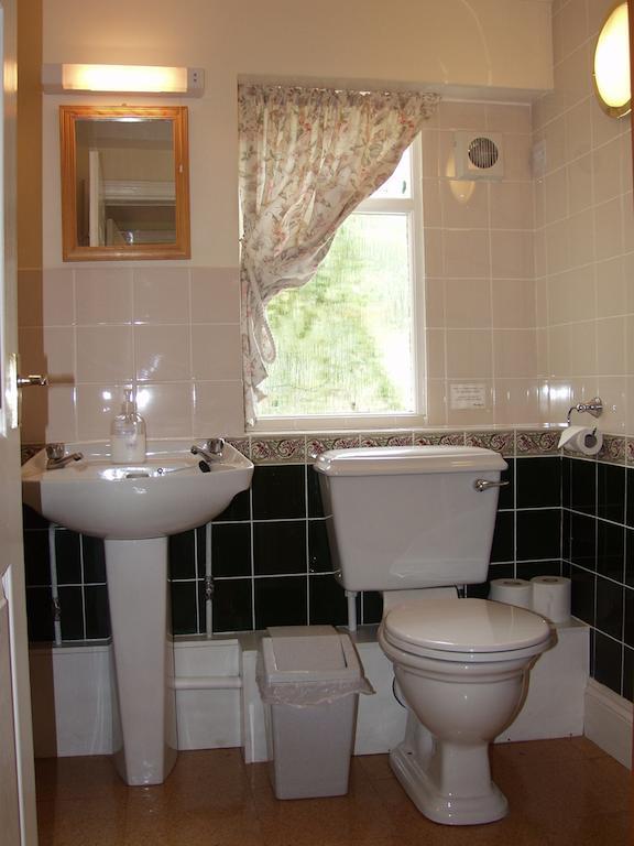 The Coach House Villa Ледбъри Стая снимка
