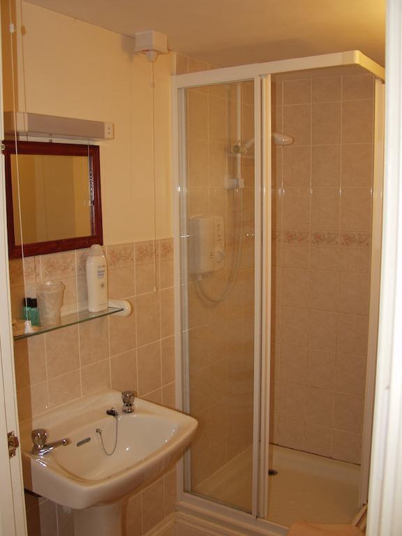 The Coach House Villa Ледбъри Стая снимка